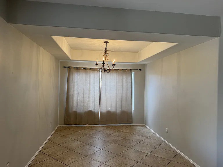 5341 W La Salle St — Photo 5