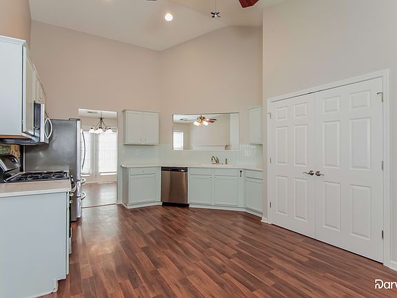 4th image of 4218 Everest Dr