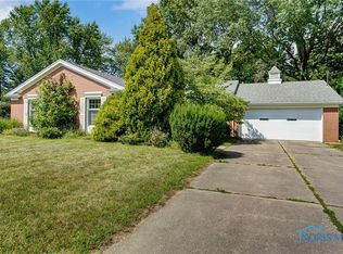 1308 Brownwood Dr, Bowling Green, OH 43402