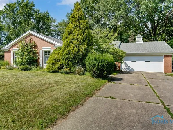 1308 Brownwood Dr, Bowling Green, OH 43402