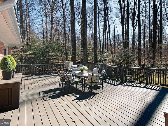 3rd image of 12415 Caisson Rd