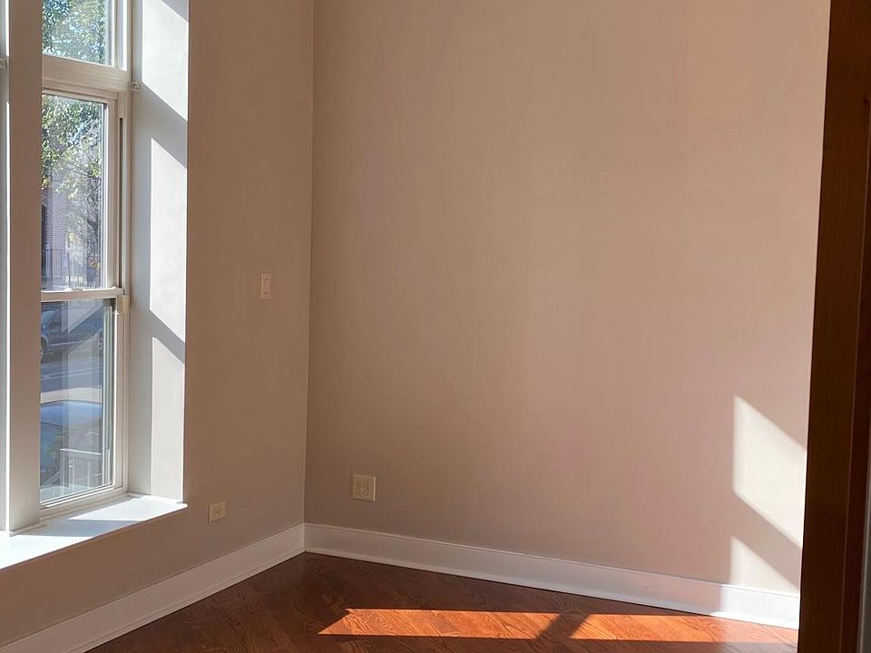 1st image of 2746 W Warren Blvd #1