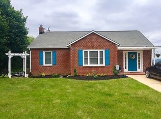 855 Moffett Ln, York, PA 17403