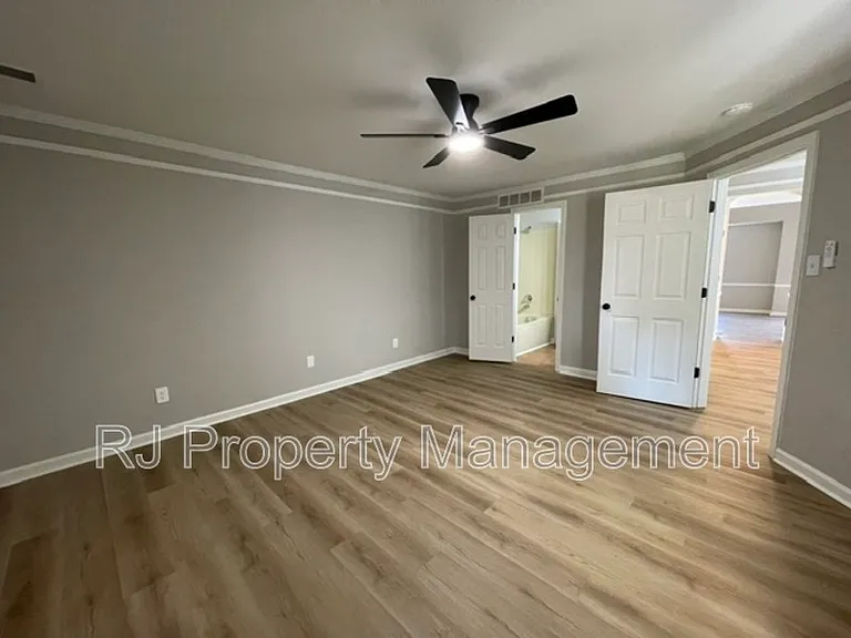 6913 Snyder Rd — Photo 12