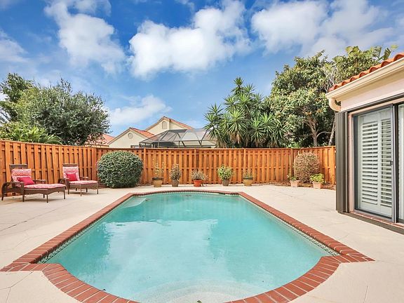 3rd image of 2662 La Lique Cir