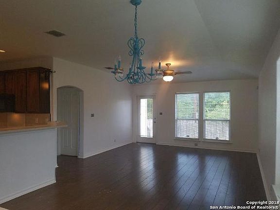 4th image of 15702 Walnut Creek Dr