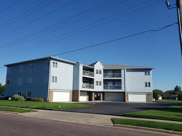 920 W Norway Ave APT 205, Mitchell, SD 57301