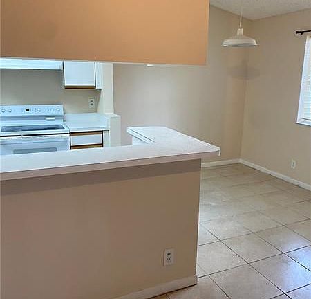 3rd image of 9833 Westview Dr APT 822