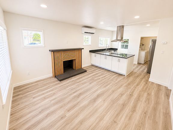2nd image of 4578-825 34th St #4578