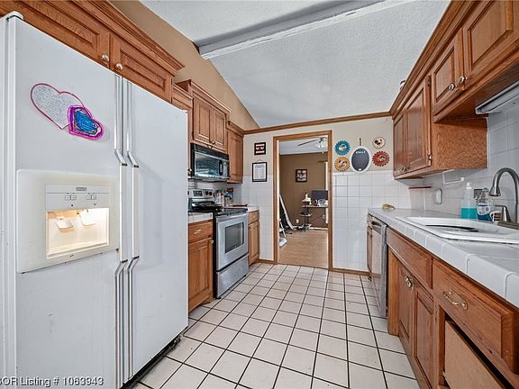 5th image of 124 Maple Shade Rd