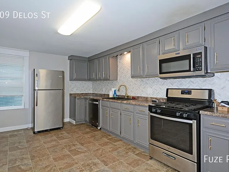 109 Delos St W — Photo 3