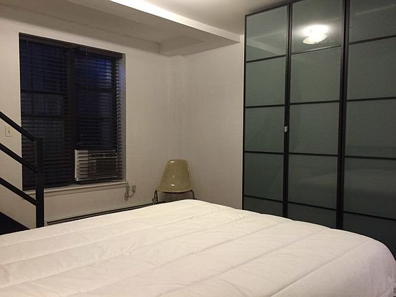4th image of 893 Pacific St APT 1A