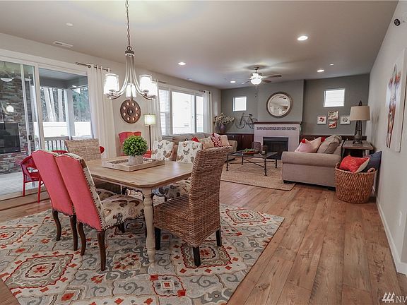 Photos are examples of other finished Rush Residential homes. They demonstrate the the quality that Rush builds to. Some might display options that may or may not be available.