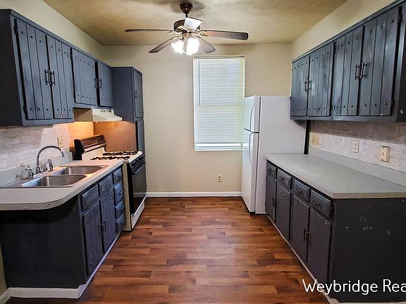 3rd image of 4000 W Liberty St #2