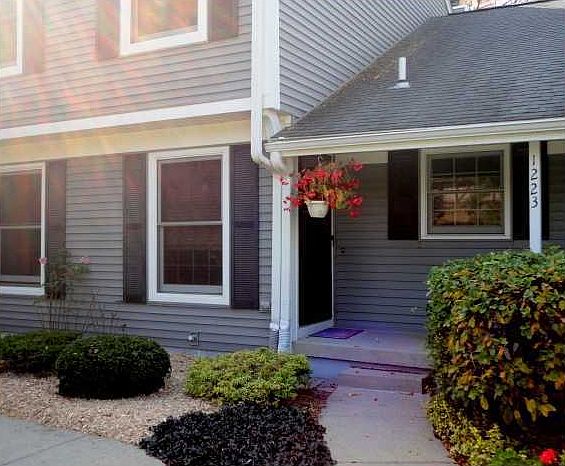 1st image of 1223 Chartwell Carriage Way N #32
