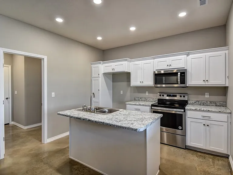 607B W Morgan Ct — Photo 10