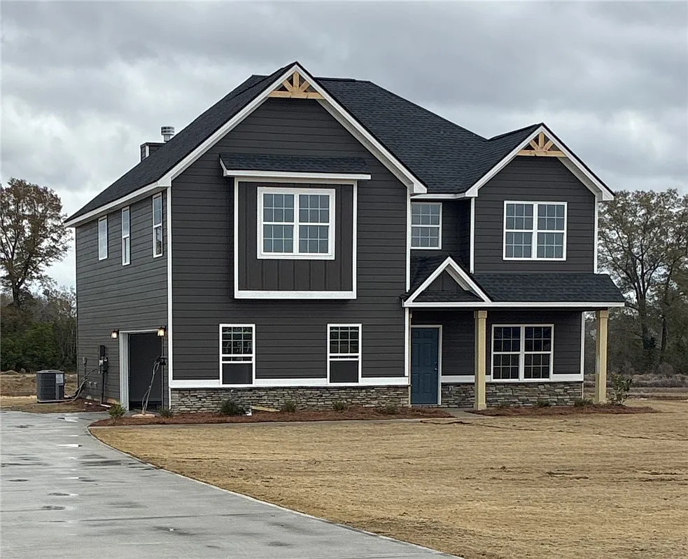 50 Heartland Blvd photo 1