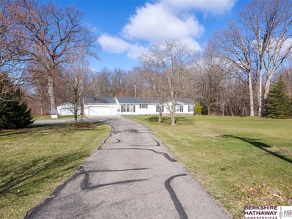 3rd image of 19090 Sumpter Rd