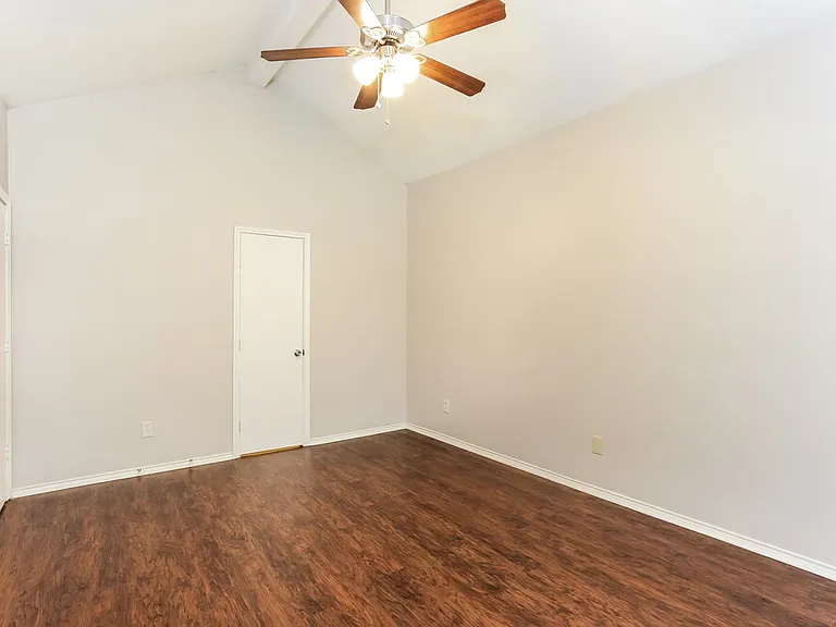 704 Brookhaven Dr — Photo 10