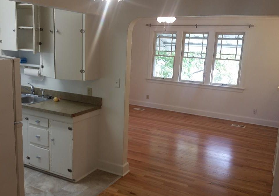 1st image of 1302 1st St W