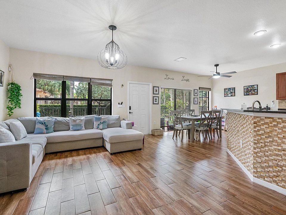 2nd image of 4755 Cypress St #4755