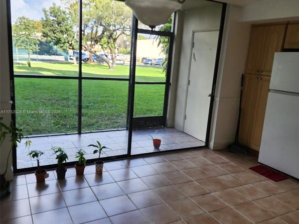 8015 SW 107th Ave APT 119, Miami, FL 33173