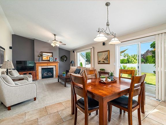5th image of 10606 N Quincy Ct