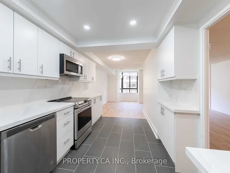 280 Simcoe St #705A — Photo 16