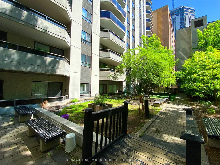 470 Laurier Ave W #902 — Photo 34