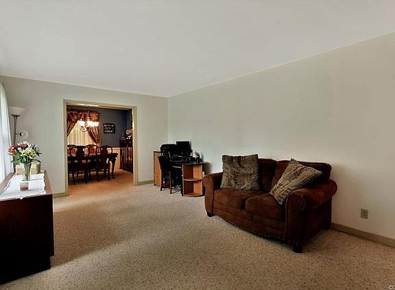 3rd image of 10718 Fernridge Ct