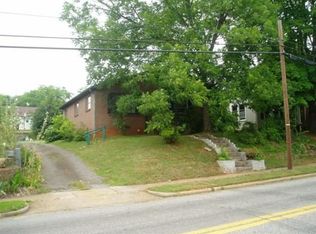 224 4th St SW, Hickory, NC 28602