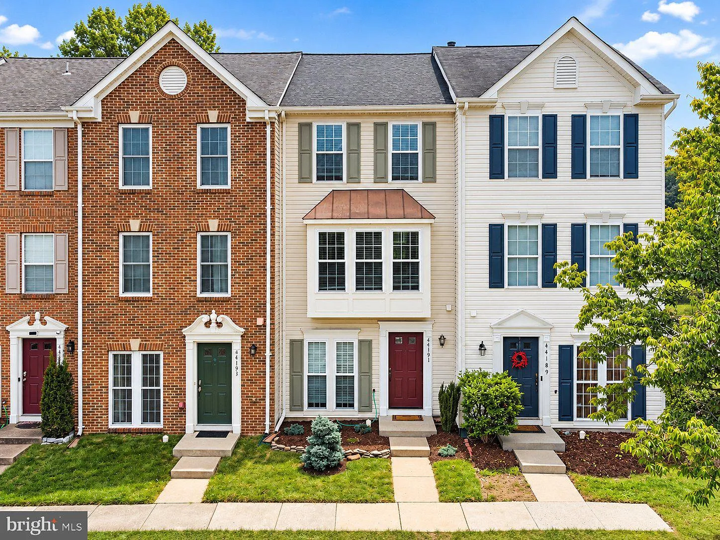 3 bed, 3.5 bath, 1672 sqft, $2,990 — Photo 4