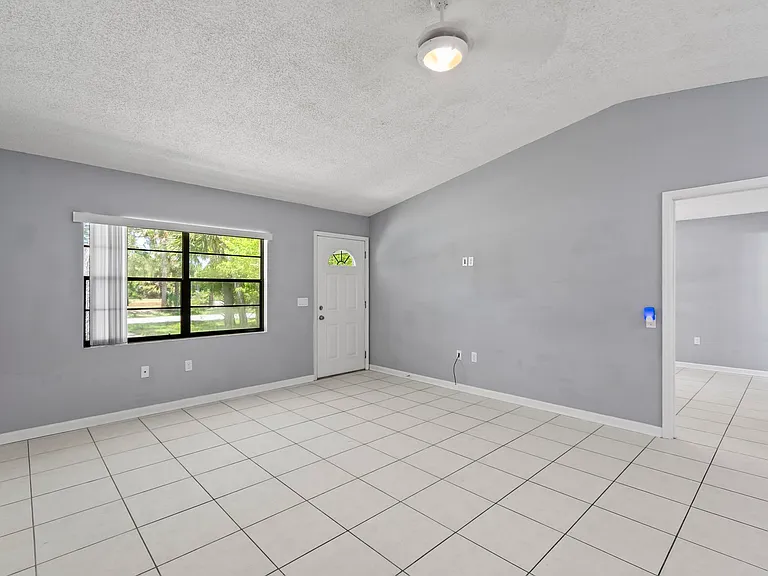 1205 S Flagler Ave — Photo 10