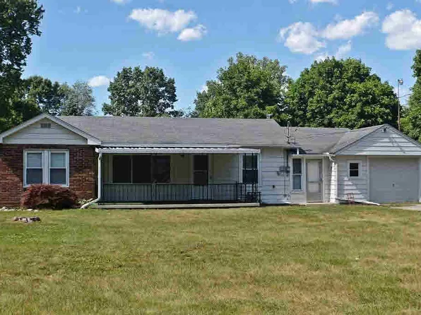 3950 Sterns Rd, Lambertville, MI 48144