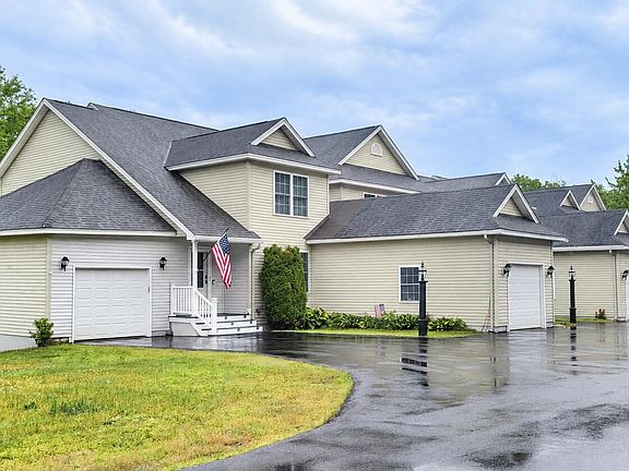 2nd image of 18 Ledges Court #18