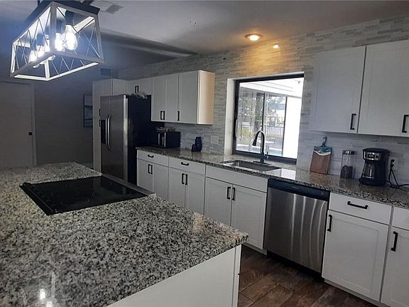 5th image of 3502 SE 16th Pl