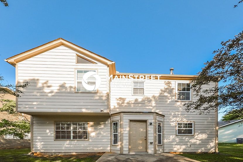 1st image of 867 Oakhill Ct