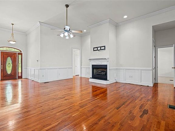 3rd image of 7813 Celeste Rd