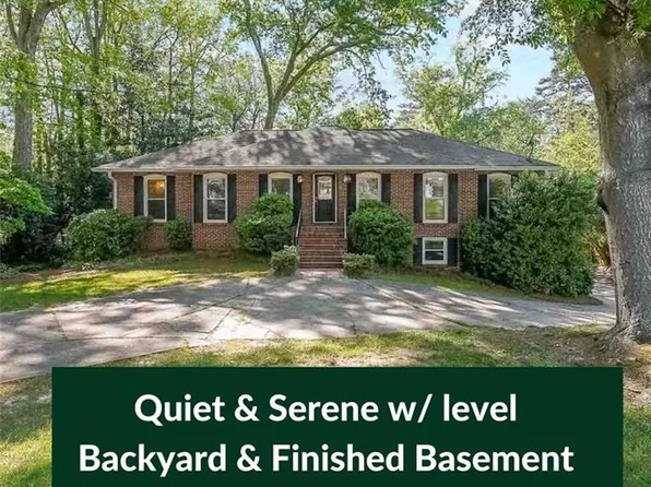 270 E Valley Dr, Marietta, GA 30068