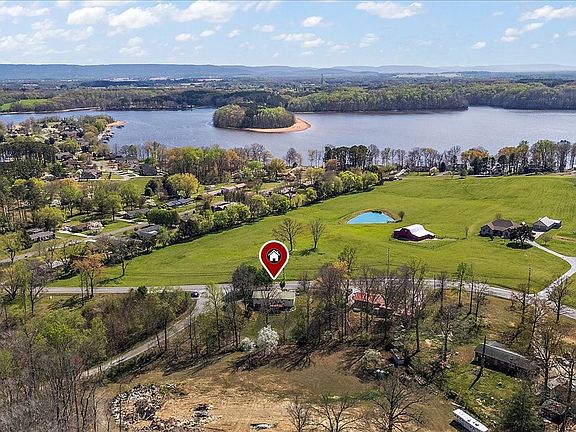 3rd image of 3926 Old Tullahoma Rd