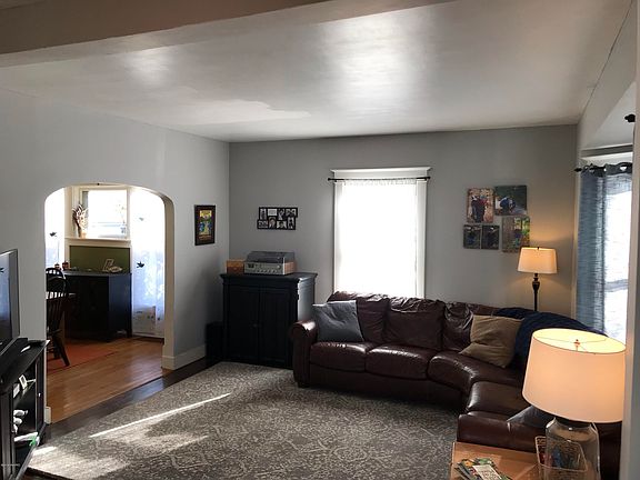 4th image of 919 S Mears Ave