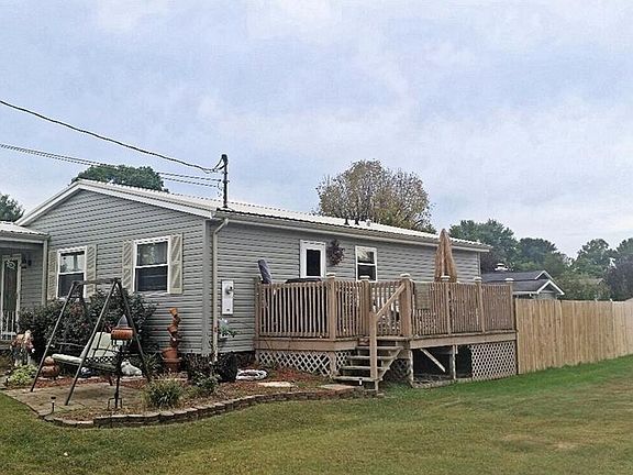 2nd image of 811 Moore Ave