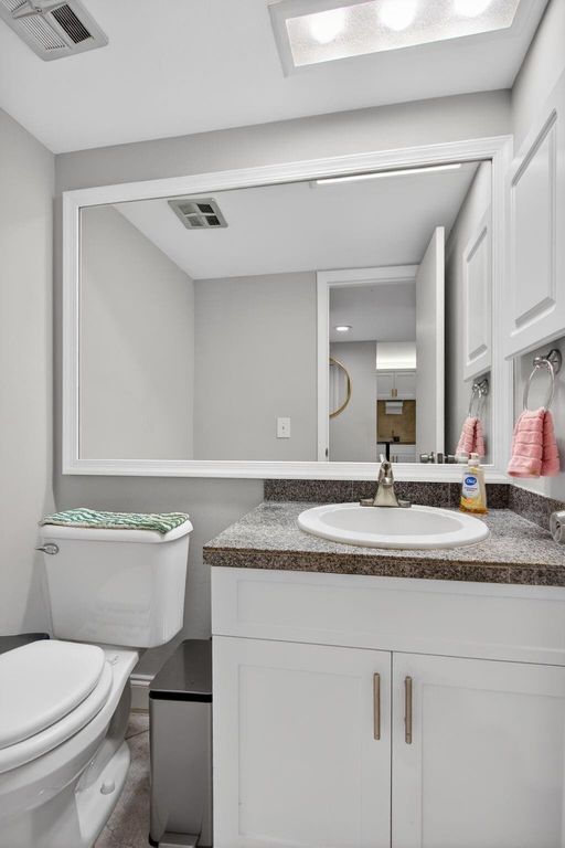 2314 S Cypress Bend Drive #114, photo 7