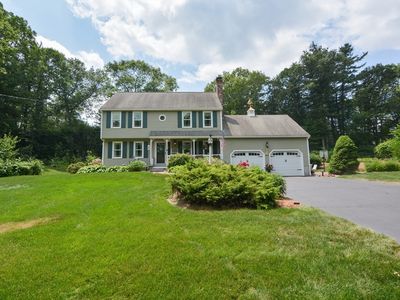 2 Crestview Dr, Mendon, MA, 01756
