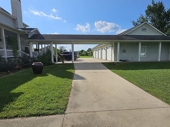 3rd image of 1223 Kings View Cir
