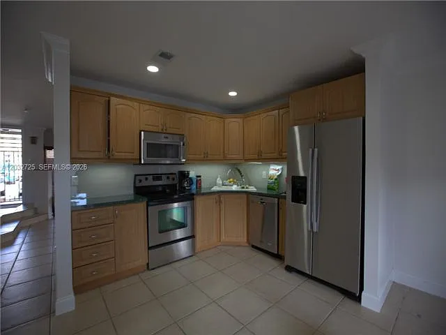 3 bed, 2.5 bath, 1523 sqft, $2,900 — Photo 2