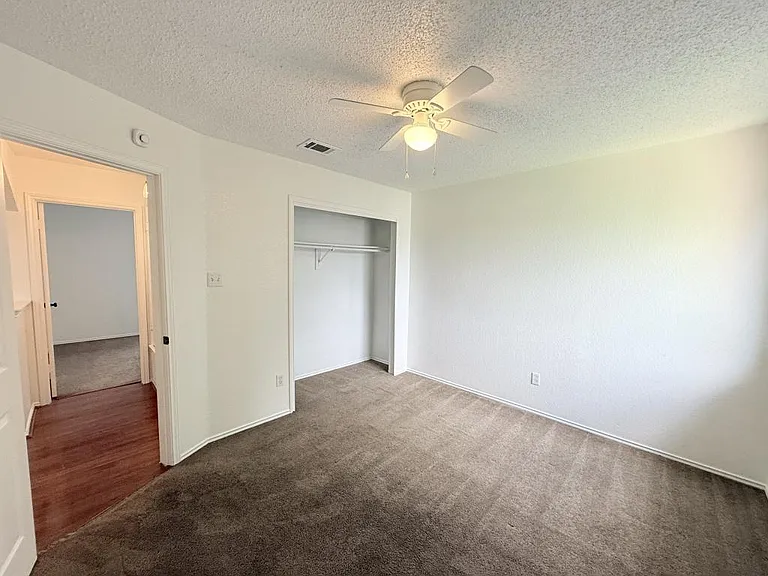 2302 Tracey Ann Ln — Photo 30