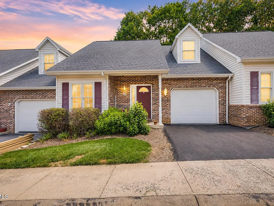 28 Cherokee Ridge Ct