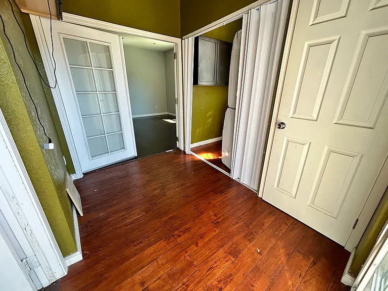 390 Monroe St — Photo 26