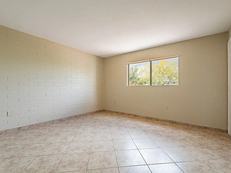 1430 W Camino Lucientes — Photo 15